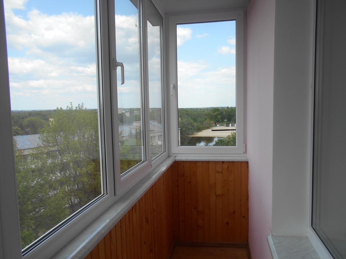 Миргород. Квартира Посуточно Центр. Евроремонт Buitenkant foto